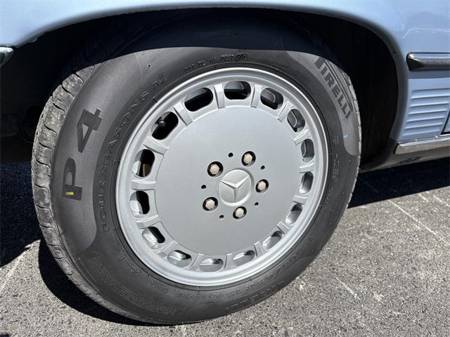 1987 Mercedes-Benz 560SL (CC-2045578) for sale in Montreal , Quebec