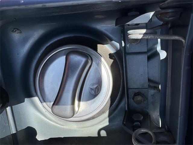 1987 Mercedes-Benz 560SL (CC-2045578) for sale in Montreal , Quebec