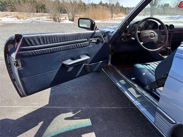 1987 Mercedes-Benz 560SL (CC-2045578) for sale in Montreal , Quebec