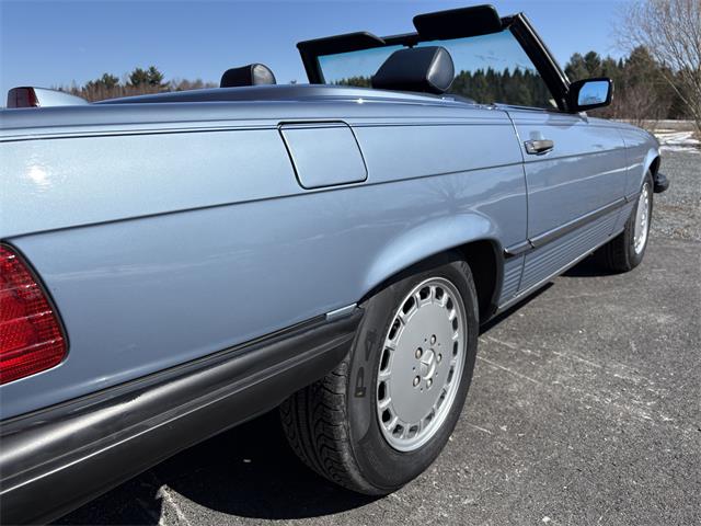 1987 Mercedes-Benz 560SL (CC-2045578) for sale in Montreal , Quebec
