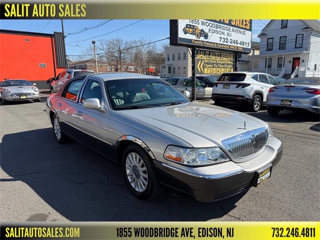2005 Lincoln Town Car (CC-2055082) for sale in Edison, New Jersey