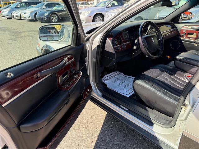 2005 Lincoln Town Car (CC-2055082) for sale in Edison, New Jersey
