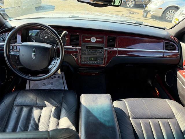 2005 Lincoln Town Car (CC-2055082) for sale in Edison, New Jersey