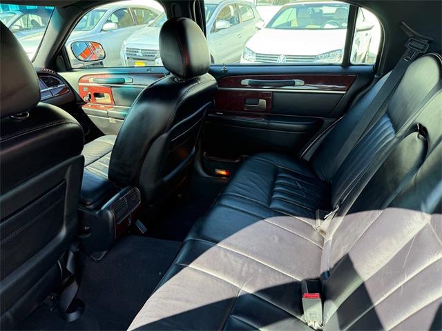 2005 Lincoln Town Car (CC-2055082) for sale in Edison, New Jersey