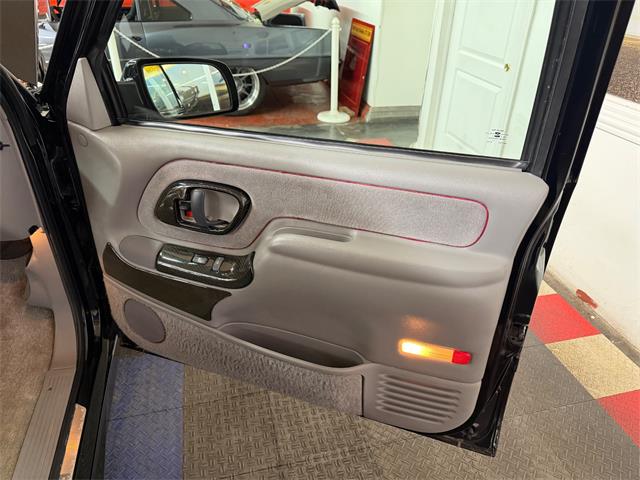 2000 Chevrolet Tahoe (CC-2055655) for sale in Mundelein, Illinois