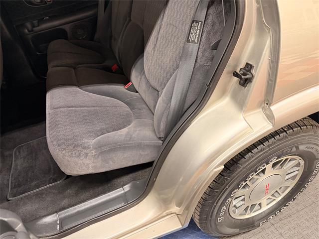 2001 GMC Jimmy (CC-2055664) for sale in Mundelein, Illinois