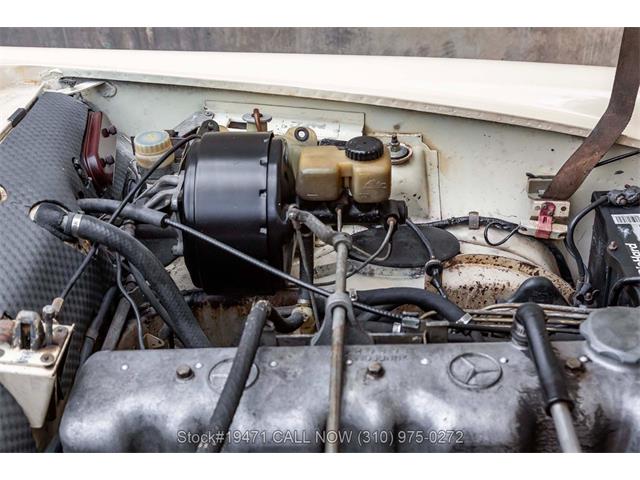 1966 Mercedes-Benz 230SL (CC-2062155) for sale in Beverly Hills, California