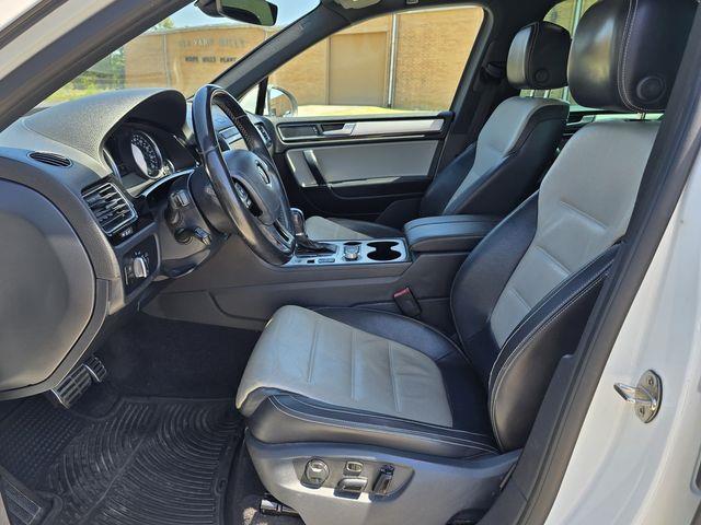 2017 Volkswagen Touareg (CC-2063930) for sale in Hope Mills, North Carolina