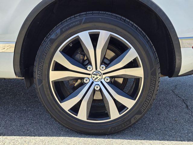 2017 Volkswagen Touareg (CC-2063930) for sale in Hope Mills, North Carolina