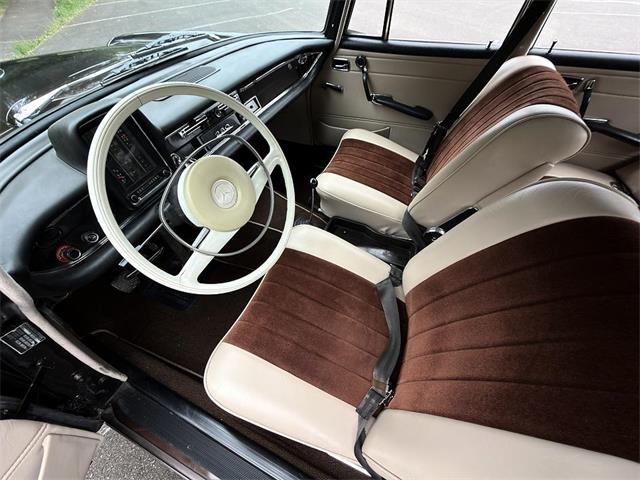 1968 Mercedes-Benz 230 (CC-2065581) for sale in Gladstone, Oregon