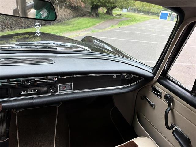 1968 Mercedes-Benz 230 (CC-2065581) for sale in Gladstone, Oregon