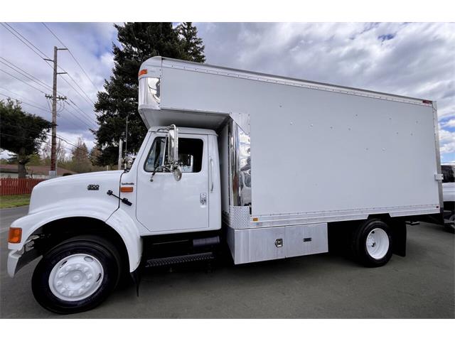 2001 International 4700 (CC-2065665) for sale in Tualatin, Oregon
