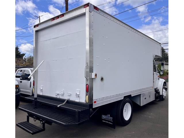 2001 International 4700 (CC-2065665) for sale in Tualatin, Oregon