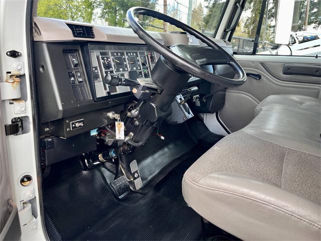 2001 International 4700 (CC-2065665) for sale in Tualatin, Oregon