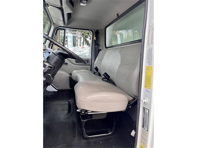 2001 International 4700 (CC-2065665) for sale in Tualatin, Oregon