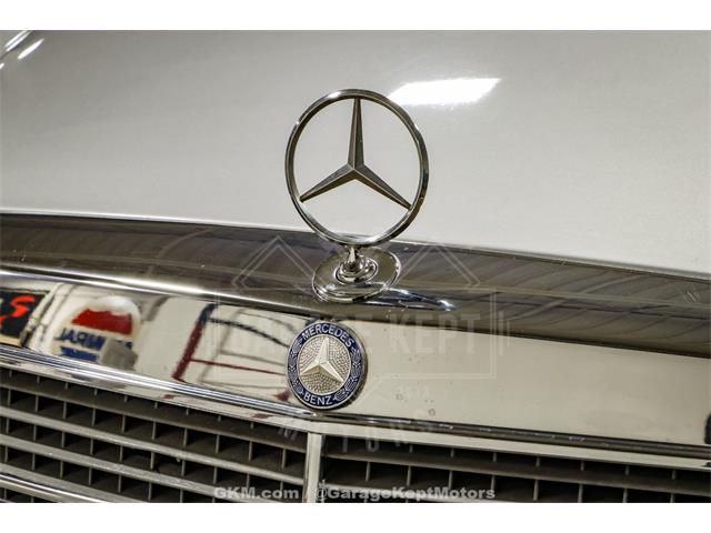 1991 Mercedes-Benz 560 (CC-2065769) for sale in Grand Rapids, Michigan