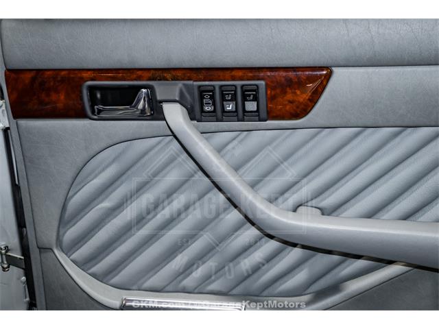 1991 Mercedes-Benz 560 (CC-2065769) for sale in Grand Rapids, Michigan