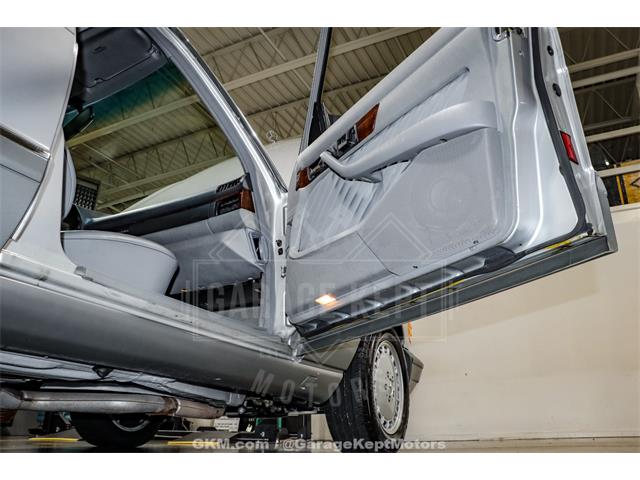 1991 Mercedes-Benz 560 (CC-2065769) for sale in Grand Rapids, Michigan
