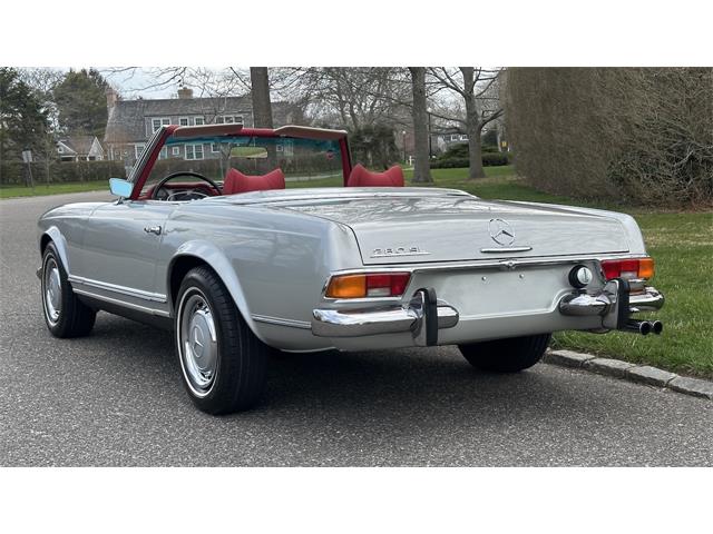 1970 Mercedes-Benz 280SL (CC-2066269) for sale in Southampton, New York