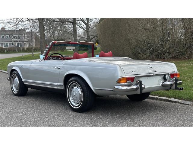 1970 Mercedes-Benz 280SL (CC-2066269) for sale in Southampton, New York