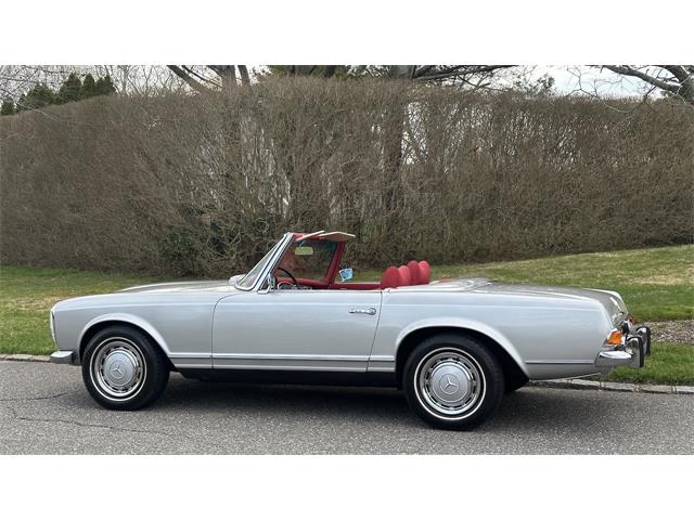 1970 Mercedes-Benz 280SL (CC-2066269) for sale in Southampton, New York