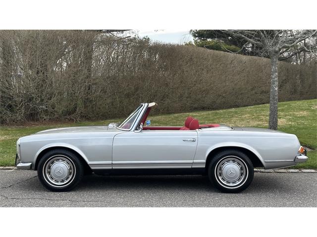 1970 Mercedes-Benz 280SL (CC-2066269) for sale in Southampton, New York