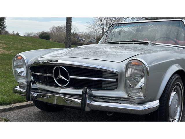 1970 Mercedes-Benz 280SL (CC-2066269) for sale in Southampton, New York