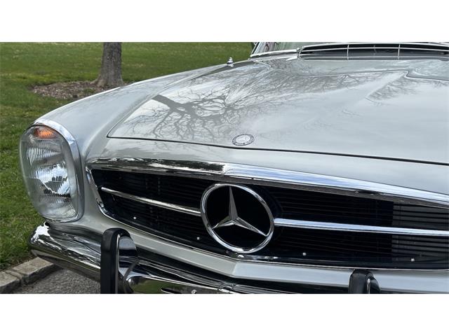 1970 Mercedes-Benz 280SL (CC-2066269) for sale in Southampton, New York