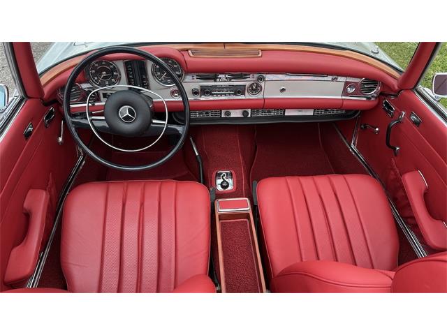 1970 Mercedes-Benz 280SL (CC-2066269) for sale in Southampton, New York