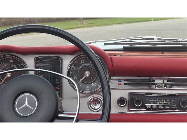 1970 Mercedes-Benz 280SL (CC-2066269) for sale in Southampton, New York