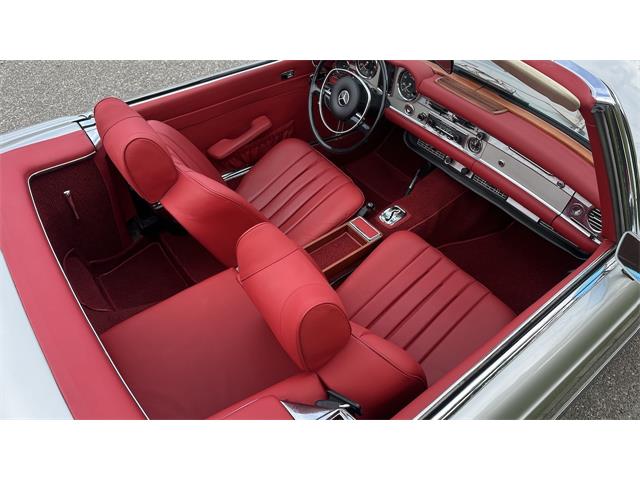 1970 Mercedes-Benz 280SL (CC-2066269) for sale in Southampton, New York