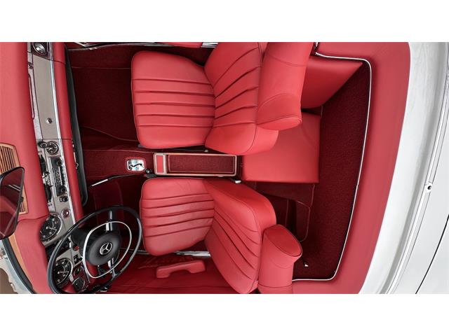 1970 Mercedes-Benz 280SL (CC-2066269) for sale in Southampton, New York