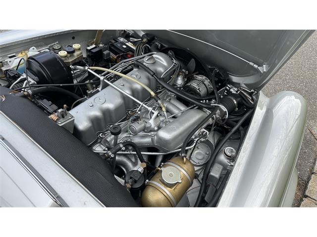 1970 Mercedes-Benz 280SL (CC-2066269) for sale in Southampton, New York