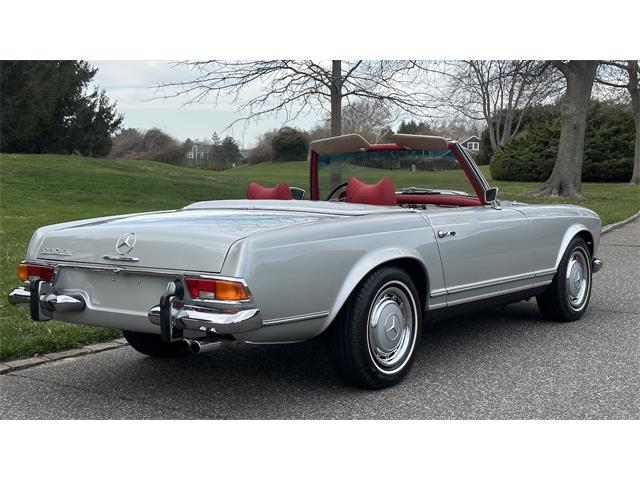 1970 Mercedes-Benz 280SL (CC-2066269) for sale in Southampton, New York