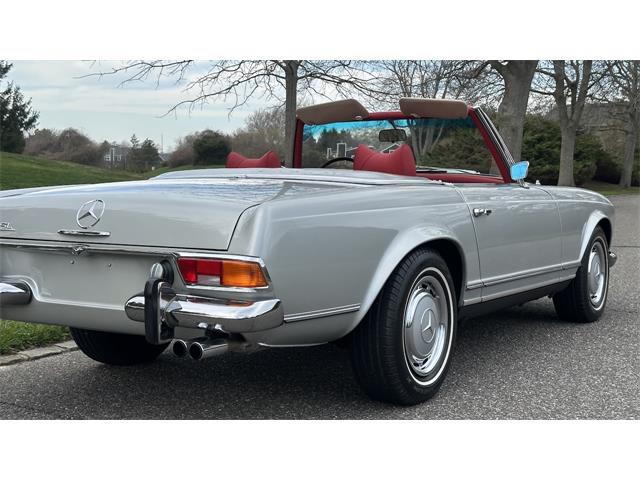 1970 Mercedes-Benz 280SL (CC-2066269) for sale in Southampton, New York