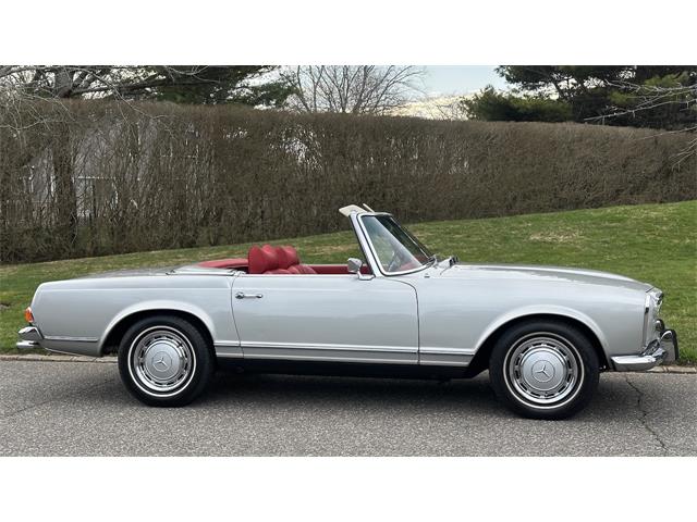 1970 Mercedes-Benz 280SL (CC-2066269) for sale in Southampton, New York