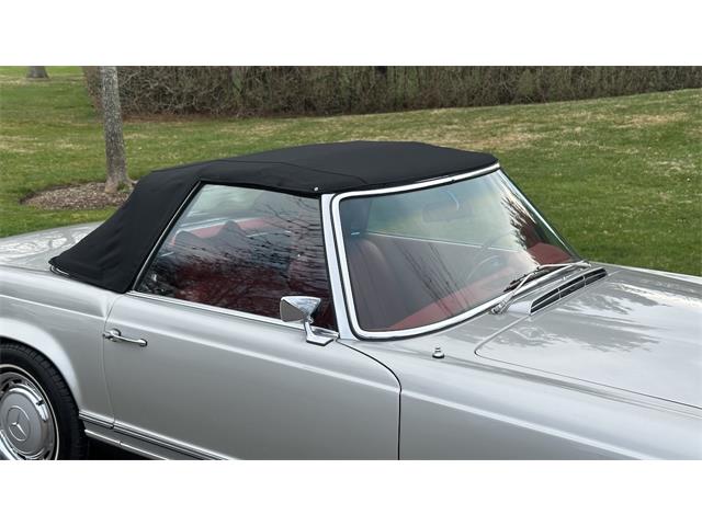 1970 Mercedes-Benz 280SL (CC-2066269) for sale in Southampton, New York