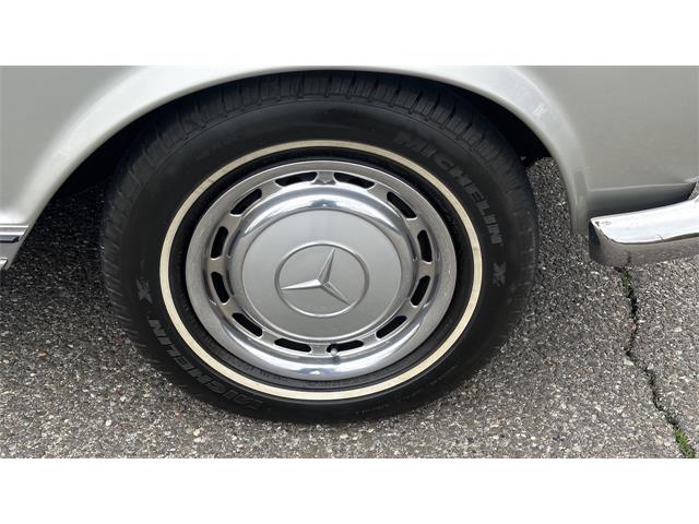1970 Mercedes-Benz 280SL (CC-2066269) for sale in Southampton, New York