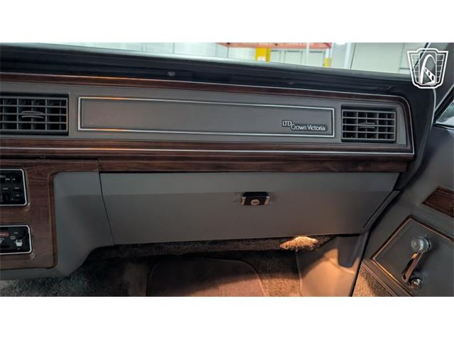 1988 Ford Crown Victoria (CC-2066577) for sale in Caledonia, Wisconsin