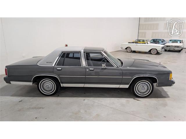1988 Ford Crown Victoria (CC-2066577) for sale in Caledonia, Wisconsin