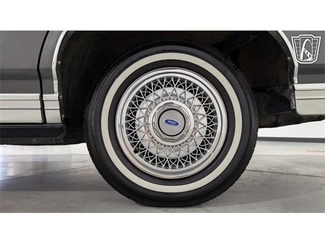 1988 Ford Crown Victoria (CC-2066577) for sale in Caledonia, Wisconsin