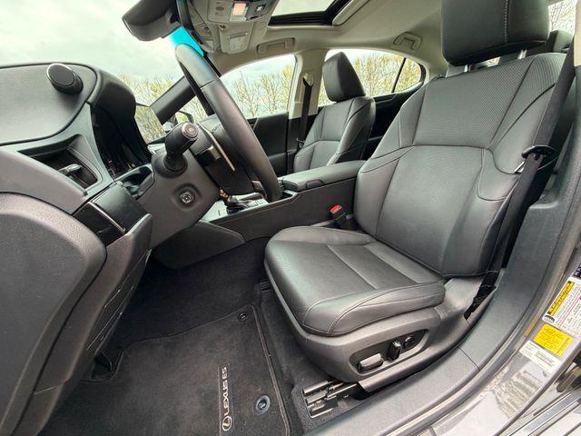 2022 Lexus ES300 (CC-2066842) for sale in Seattle, Washington