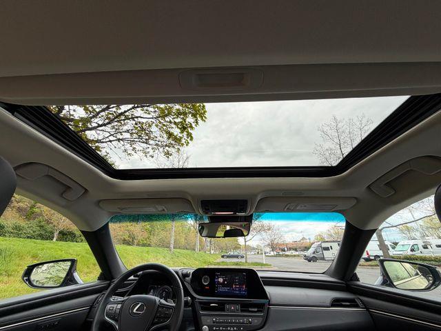 2022 Lexus ES300 (CC-2066842) for sale in Seattle, Washington