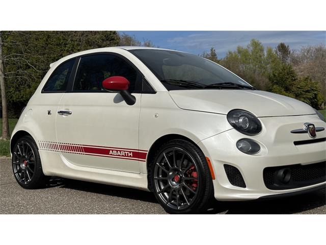 2017 Fiat 500 Abarth (CC-2066915) for sale in Southampton, New York