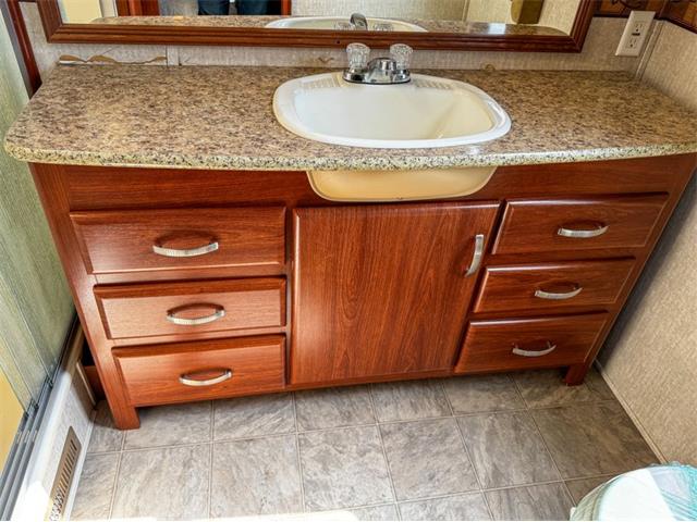 2008 Fleetwood Terra (CC-2067168) for sale in Ramsey, Minnesota