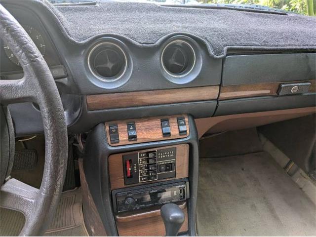 1977 Mercedes-Benz 300D (CC-2067728) for sale in Cadillac, Michigan