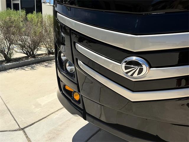 2012 Monaco Knight (CC-2068095) for sale in Palm Desert , California