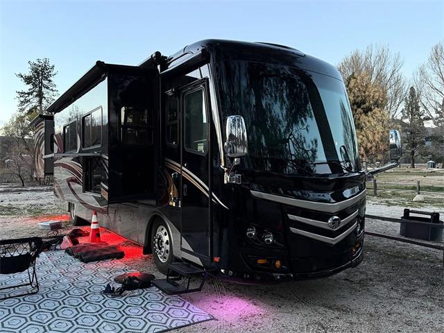 2012 Monaco Knight (CC-2068095) for sale in Palm Desert , California