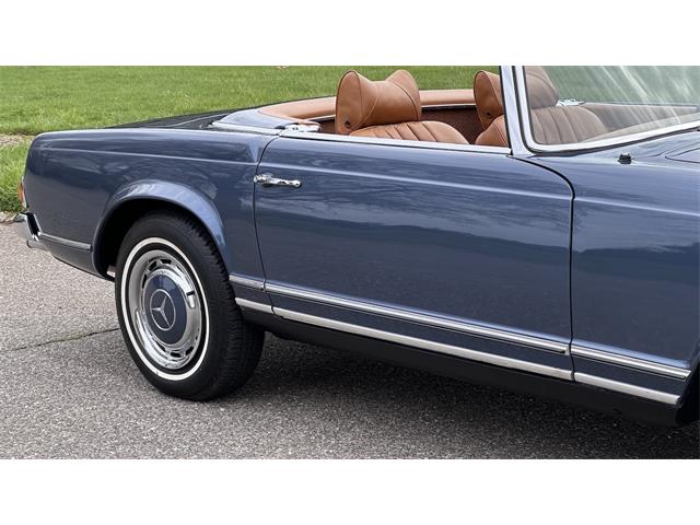 1970 Mercedes-Benz 280SL (CC-2068367) for sale in Southampton, New York