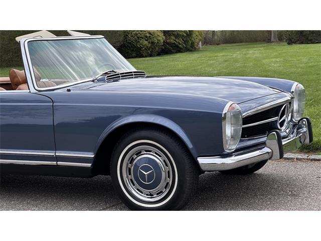 1970 Mercedes-Benz 280SL (CC-2068367) for sale in Southampton, New York